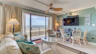 Cabana+Suites+302-Living+Room