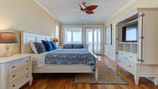 1+Perfect+Alignment-Bedroom