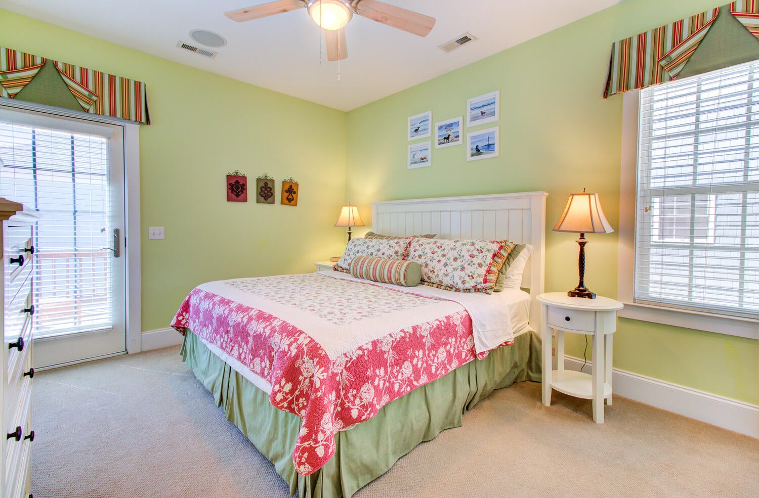 Hot Dogs in Paradise-Master Bedroom
