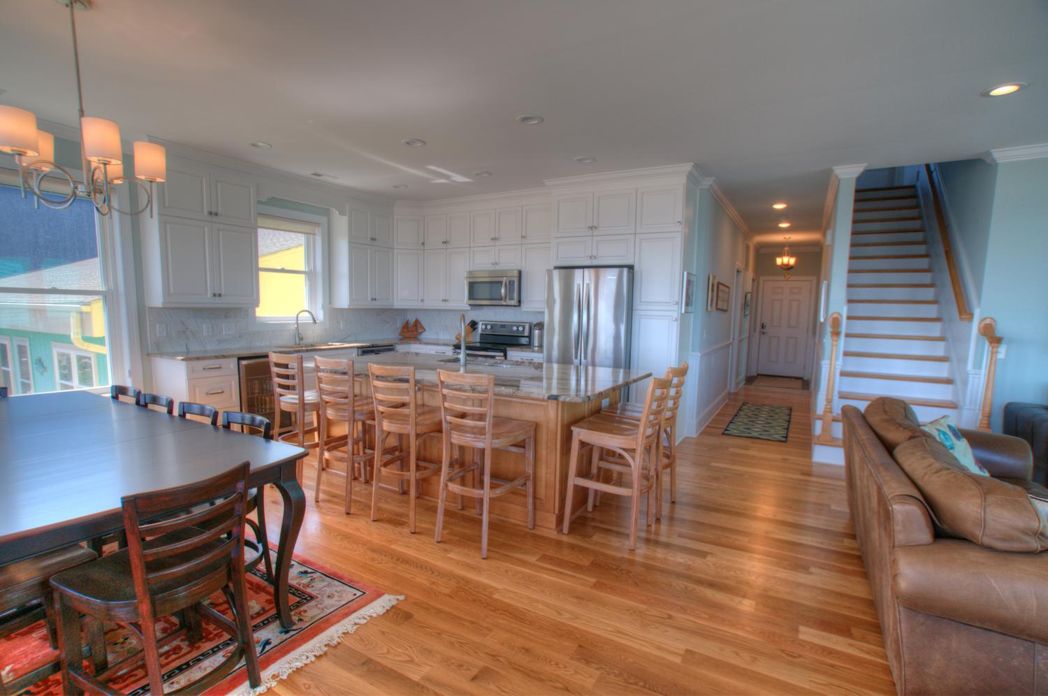 Sea Over Cottage-Kitchen and Dining Room