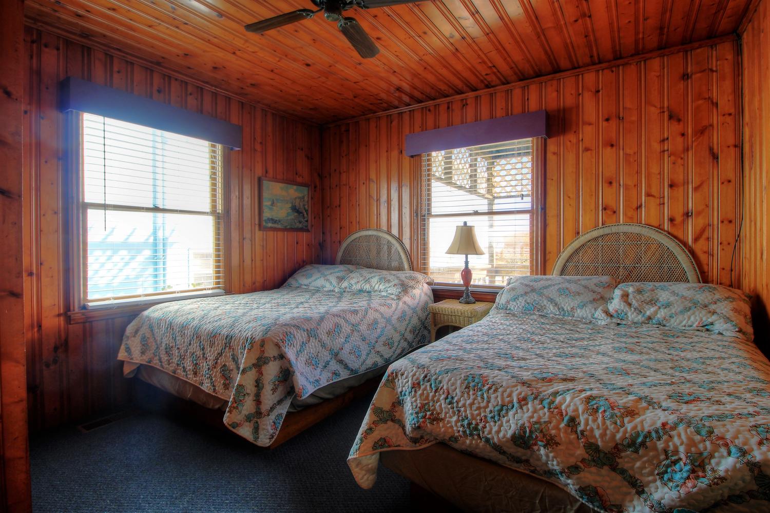Averette Cottage-Bedroom