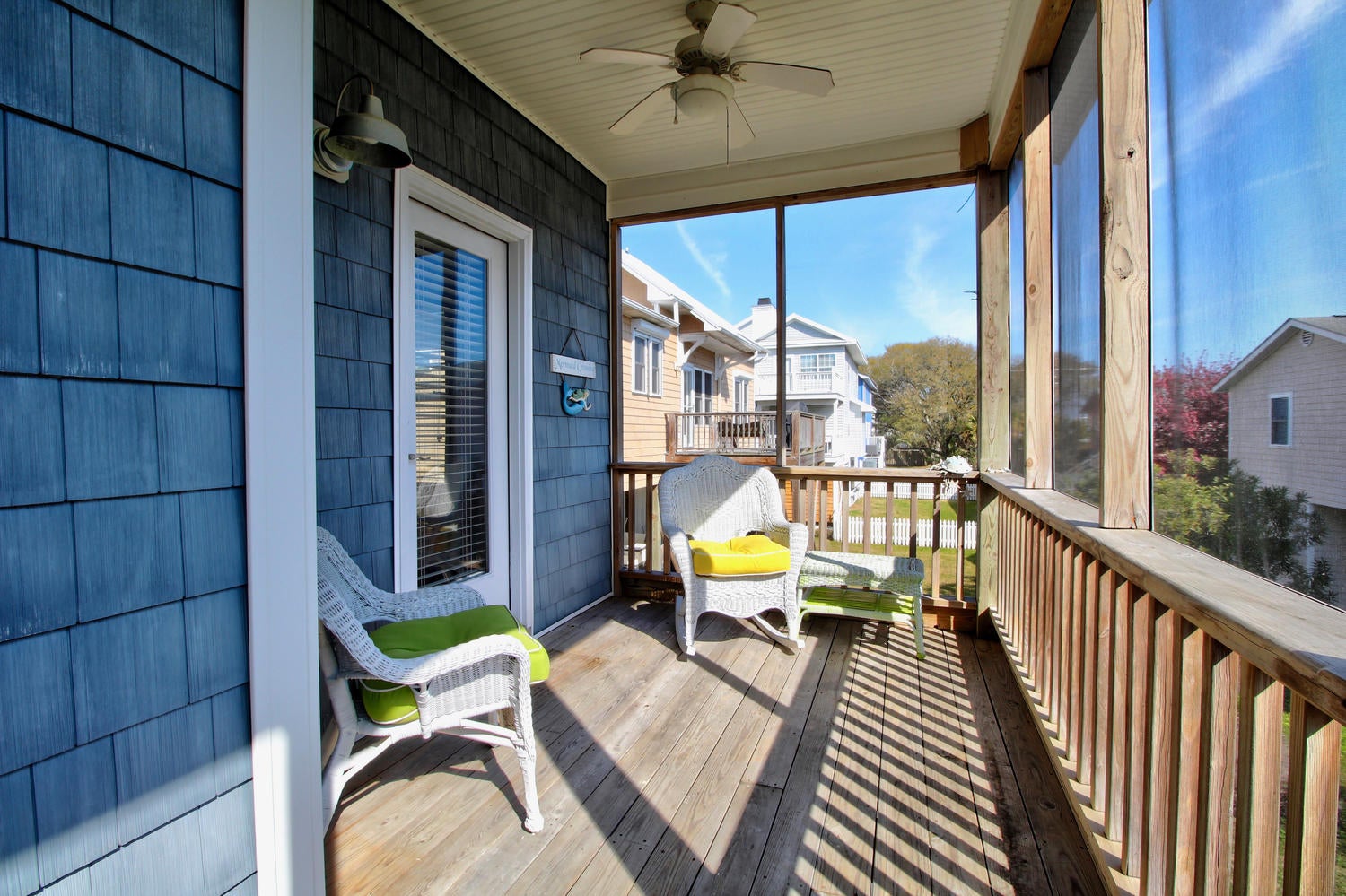 Ruffians Roost-Screened In Porch