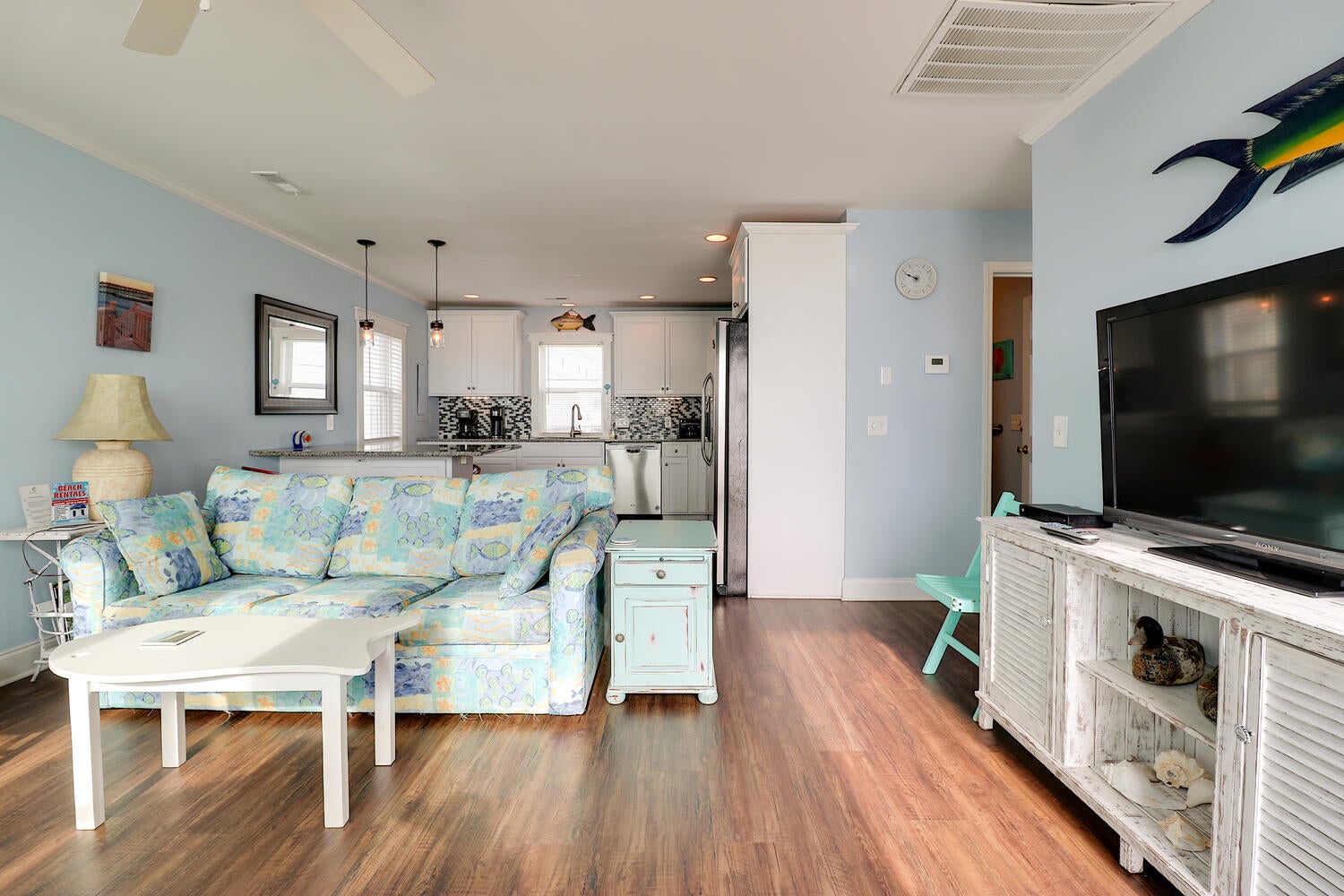 Oceanfront+Carolina-Living+Room