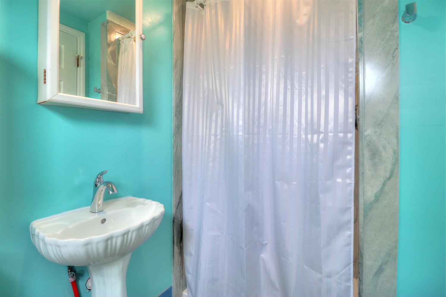 Turquoise Tunny-Bathroom
