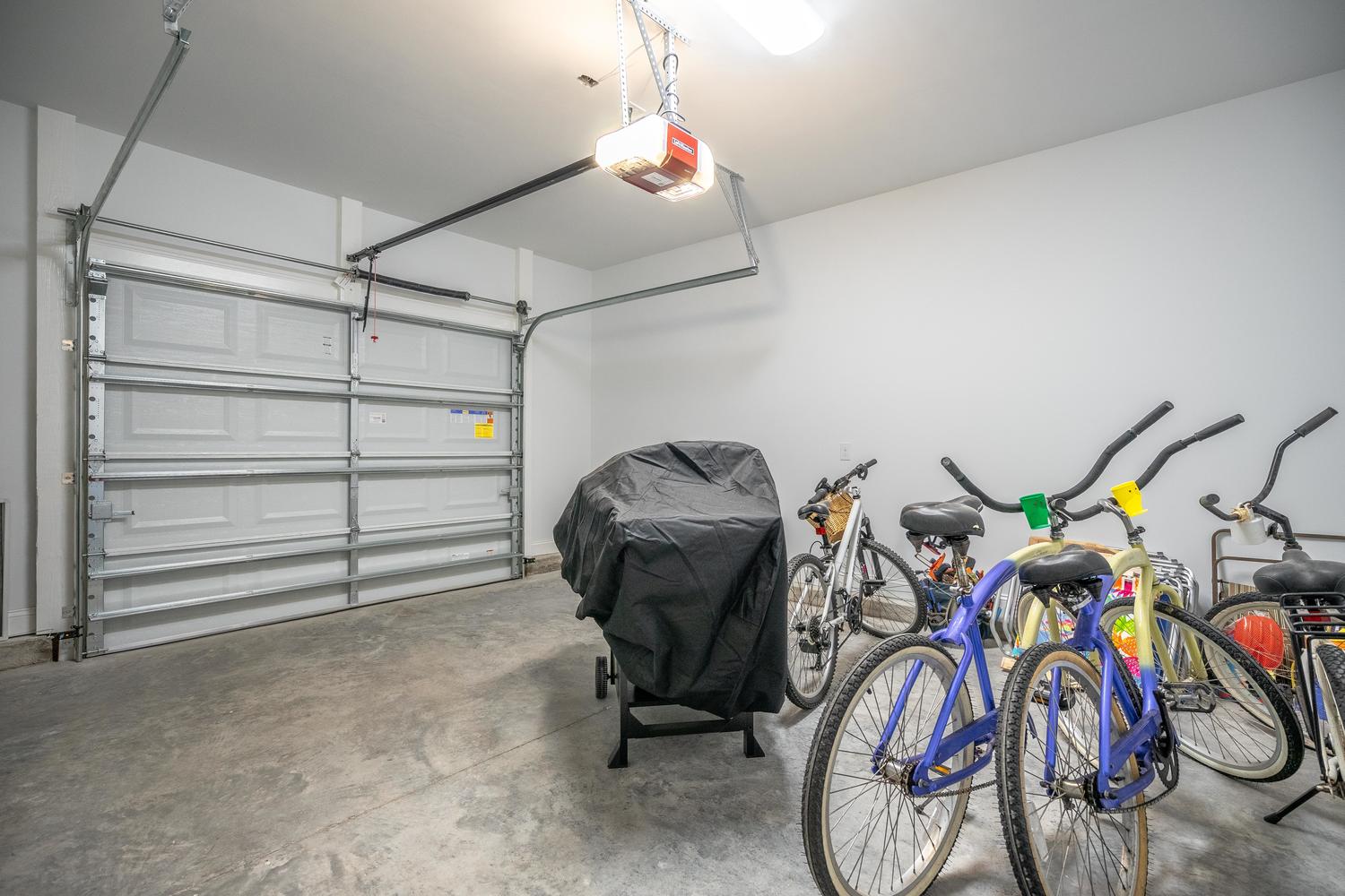 SeaWave-Garage with Grill and Bikes