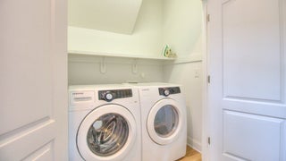 Elanora-Laundry