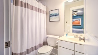 KB+Surf+Shack-Bathroom