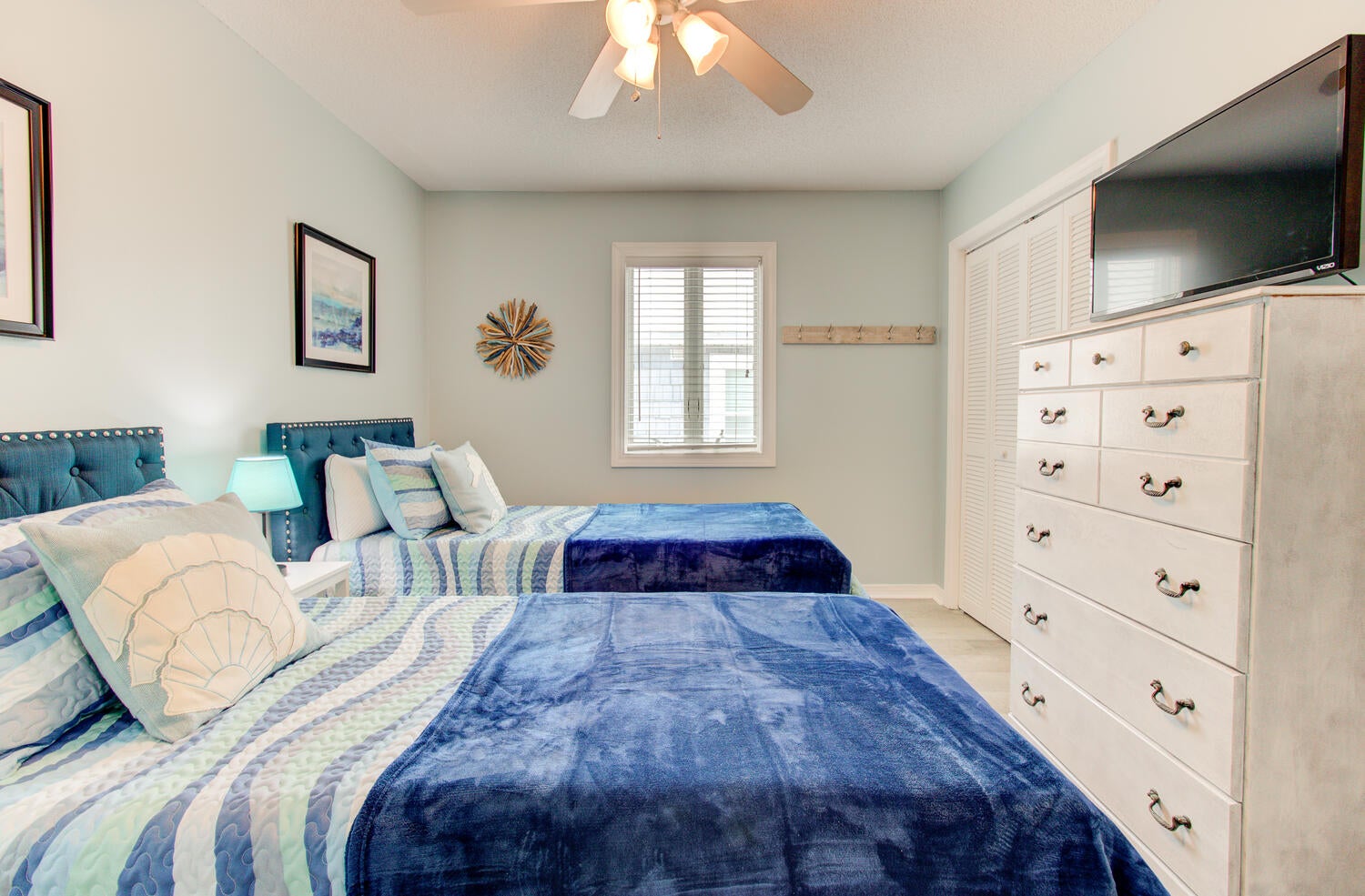 William  Mary 31C Blue Skies Ahead-Bedroom