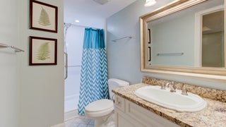 Cabana+Suites+302-Bathroom