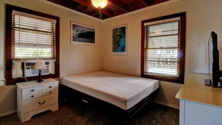 Sammies+Retreat-Bedroom