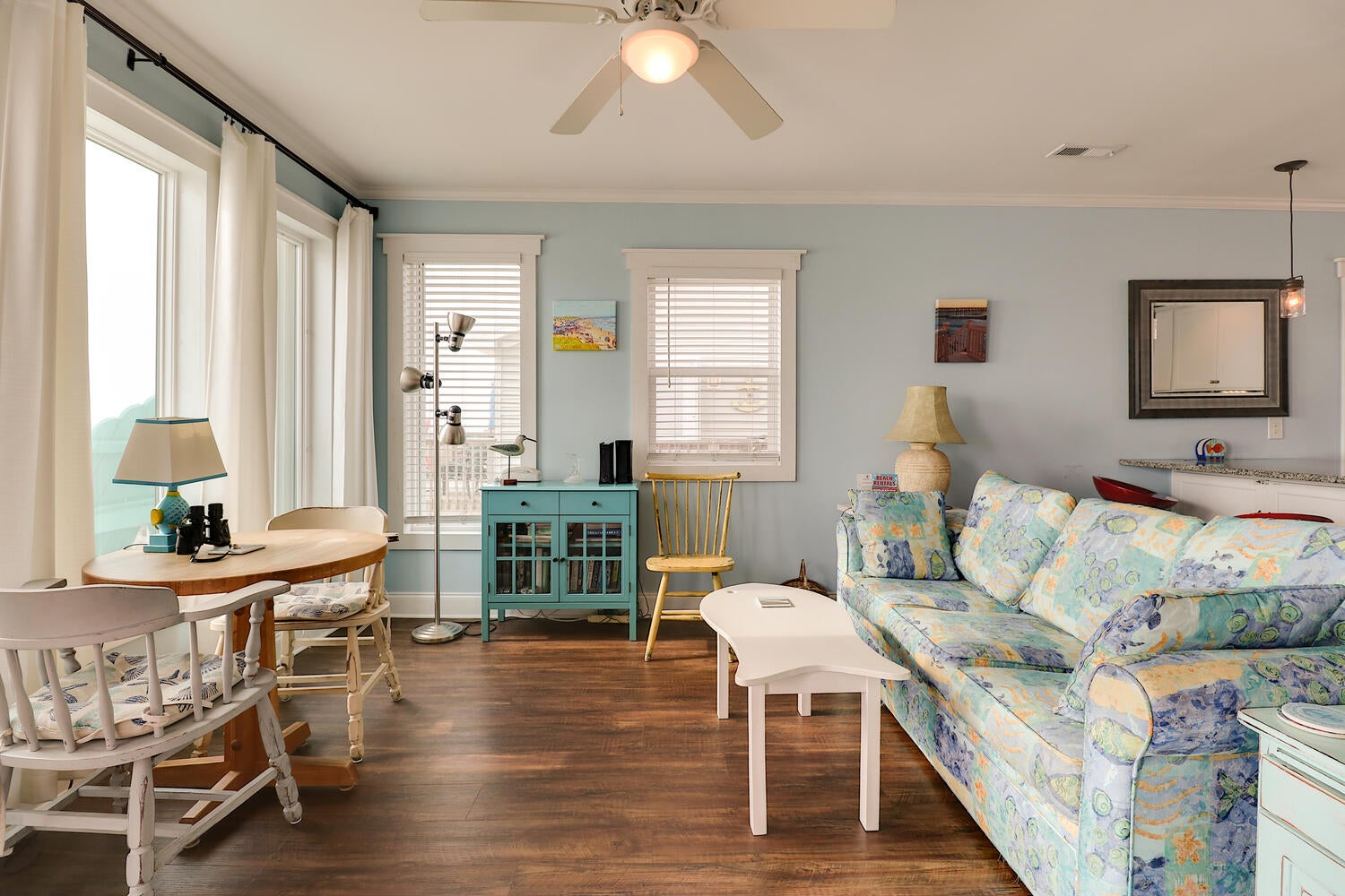 Oceanfront Carolina-Living Room