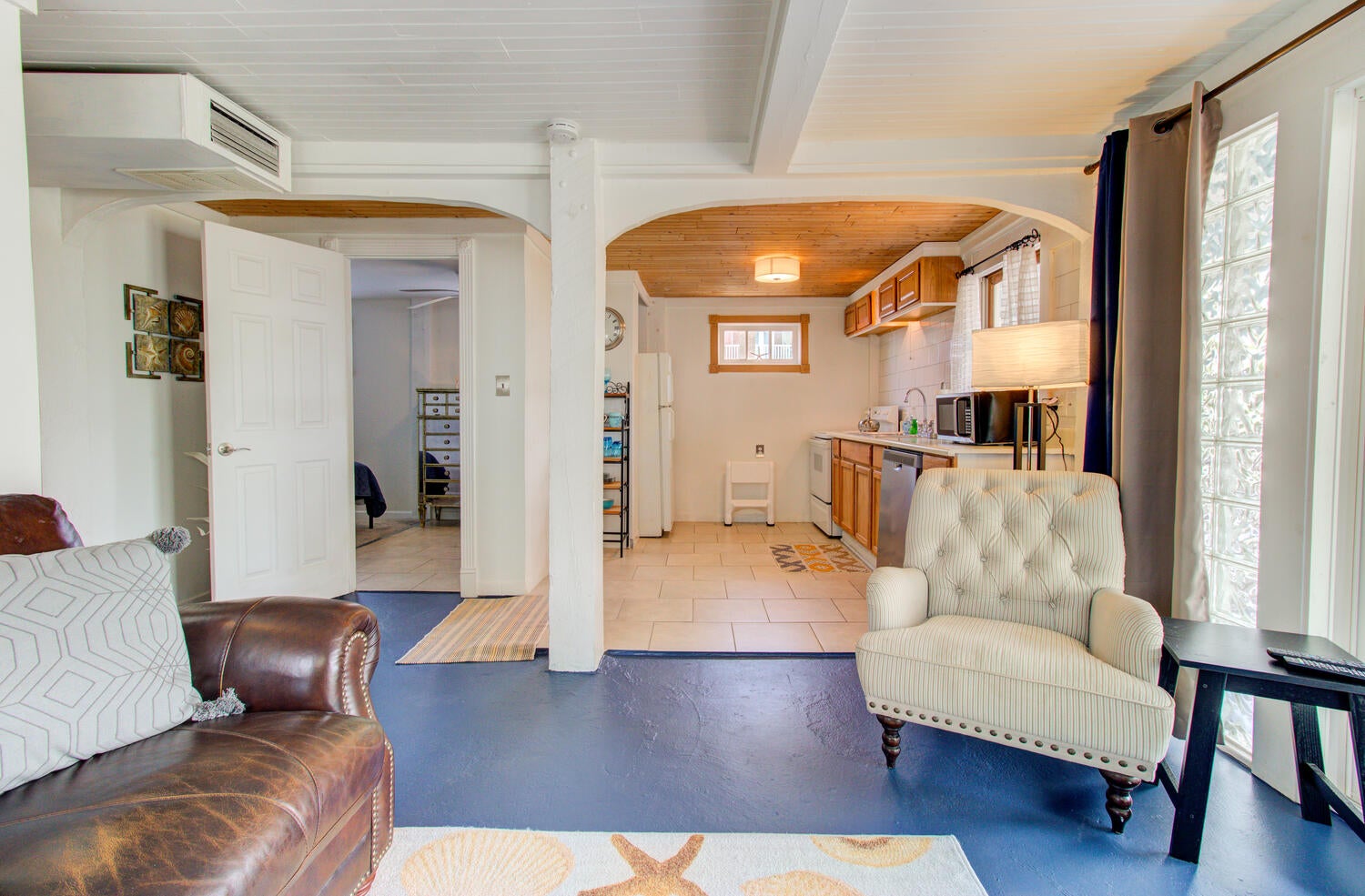 Starfish Cottage Lower-Living Room