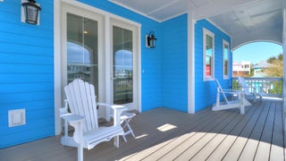 Seaside+Palace-Front+Porch+Entrance