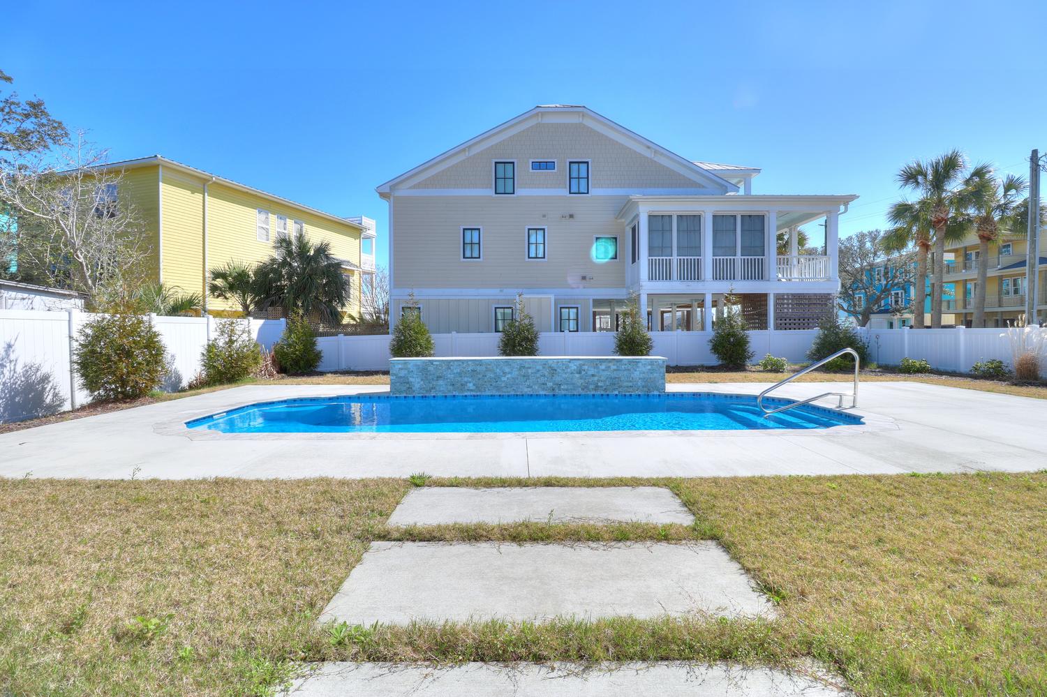 Blue+Oasis-Fenced+Yard+with+Pool